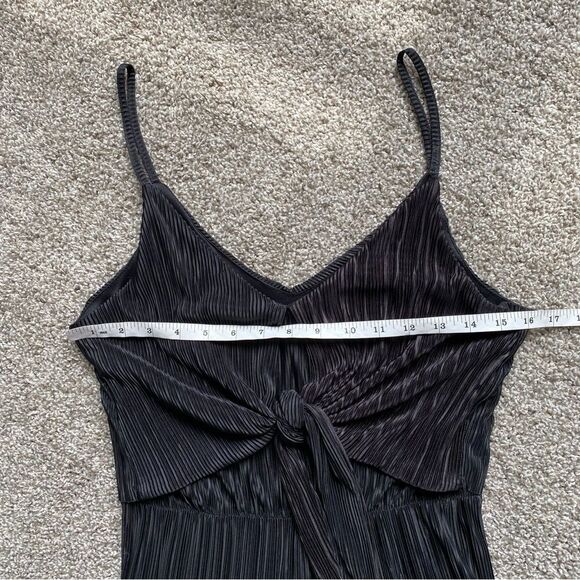 NEW LOOK | Pleated Jumpsuit - Picture 8 of 14